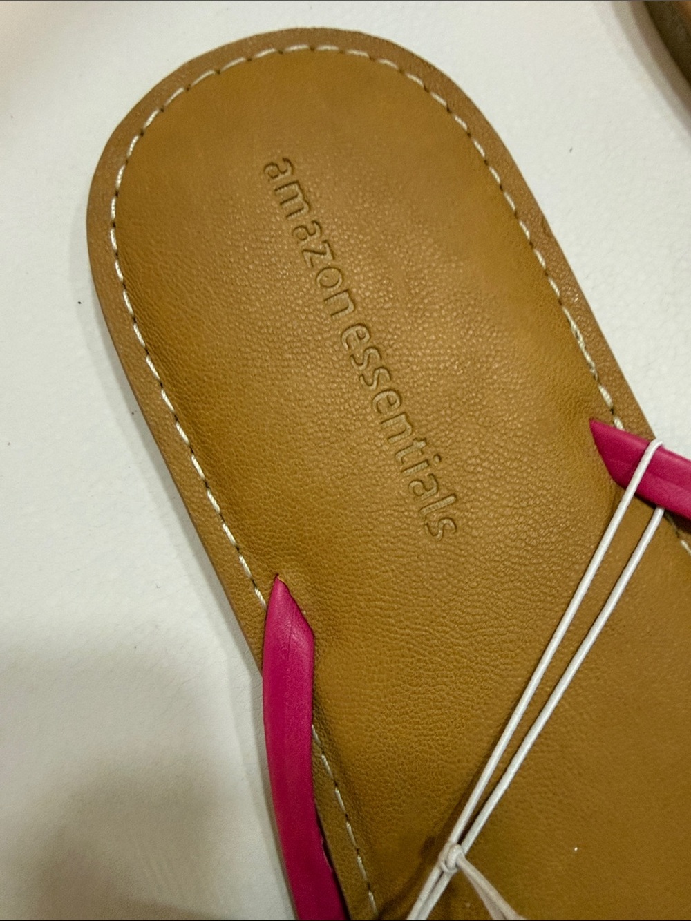 Amazon Essentials Hot Pink Strap Tan Footbed Thong Sandals - Picture 3 of 5